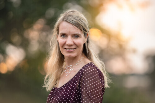 Steenhof, Liesbeth